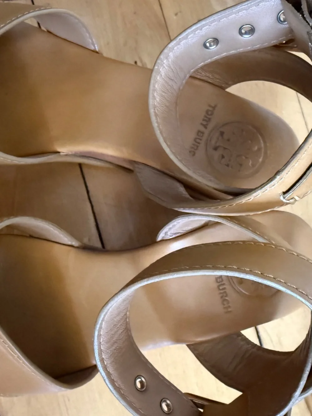 Tory Burch Tan Leather Wood Wedge Sandals s6